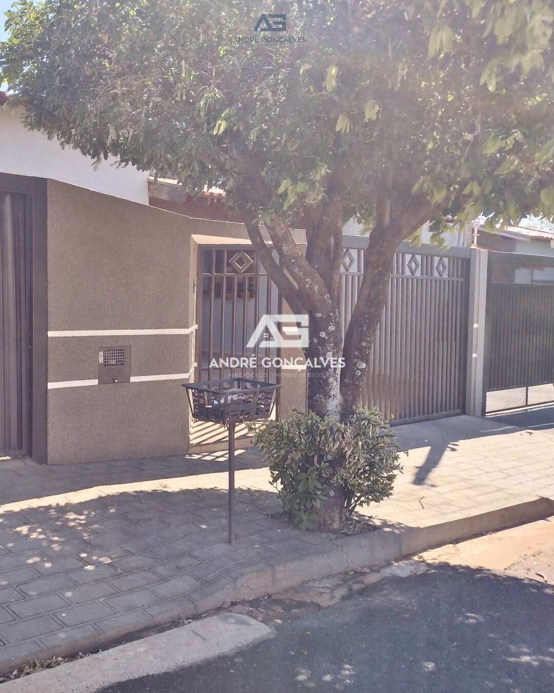 Casa à venda, Parque Aroeira 2, com 3 quartos, 130m² - ANDRÉ GONÇALVES NEGÓCIOS IMOBILIÁRIOS